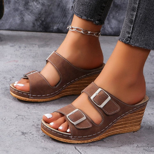 Sandales de plage à talon compensé avec boucle