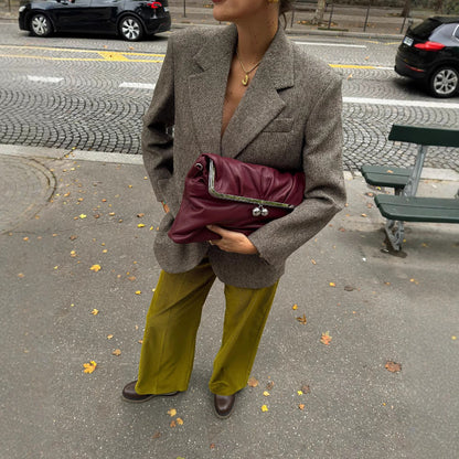 Manteau de costume automne-hiver en laine, avec motif chevrons, élégant et polyvalent.
